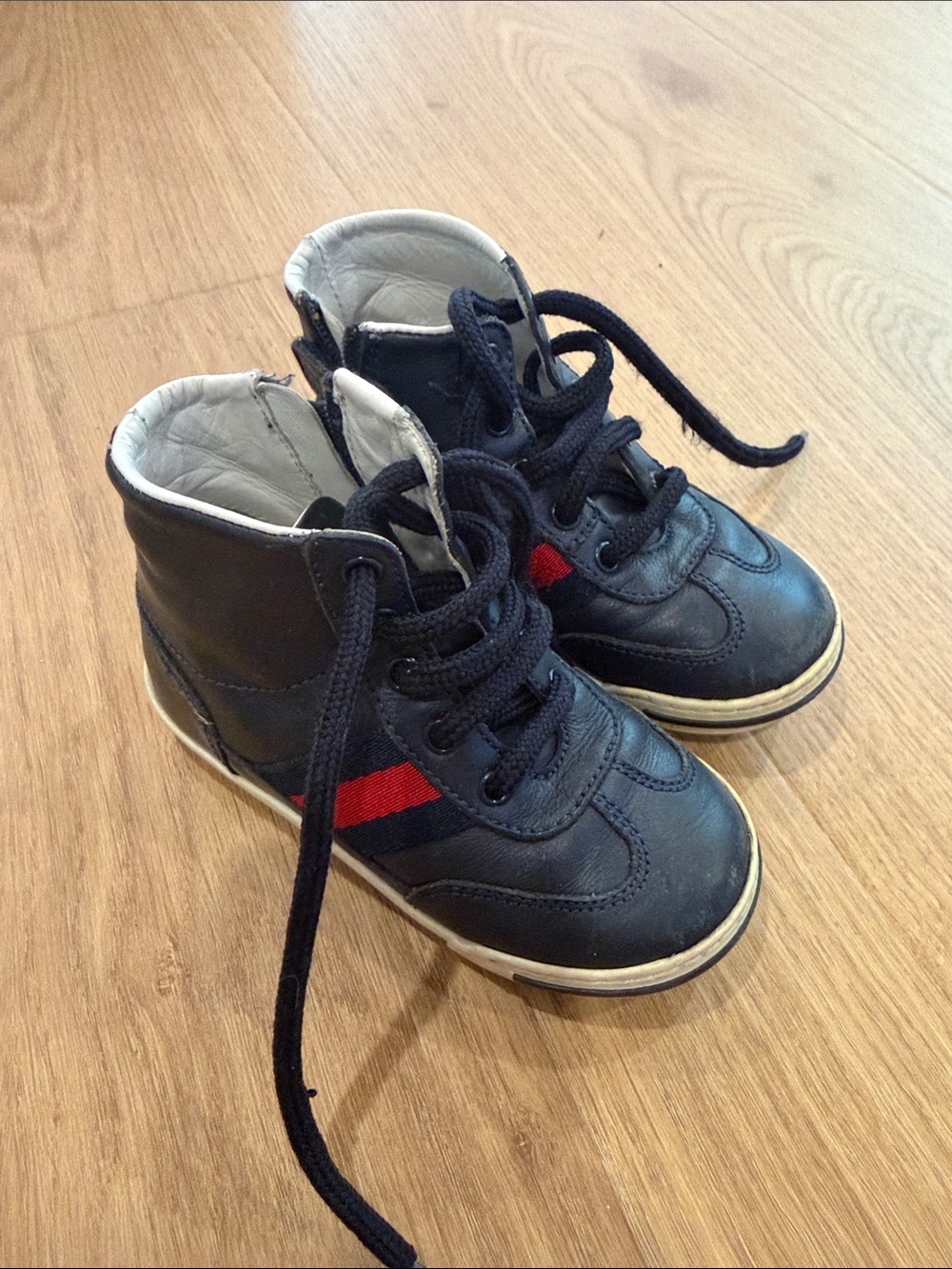 Gucci Navy High-Top Kids Sneakers with Red Stripe